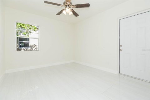 House in Saint Petersburg, Florida 3 bedrooms, 122.07 sq.m. № 1906717 - photo 29