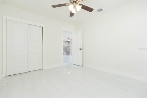 House in Saint Petersburg, Florida 3 bedrooms, 122.07 sq.m. № 1906717 - photo 30
