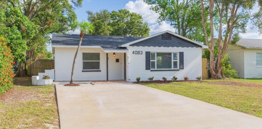 House in Saint Petersburg, Florida 3 bedrooms, 122.07 sq.m. № 1906717