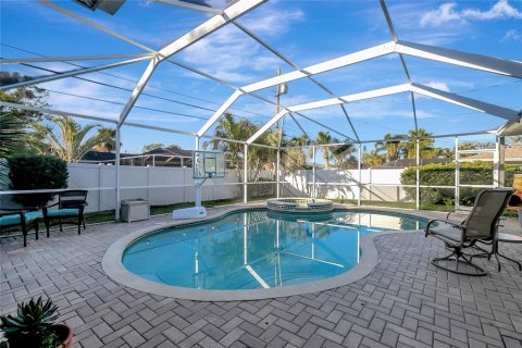 House in Largo, Florida 3 bedrooms, 166.11 sq.m. № 2207939 - photo 14