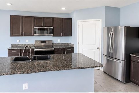 Casa en venta en Palmetto, Florida, 5 dormitorios, 243.03 m2 № 2342467 - foto 2