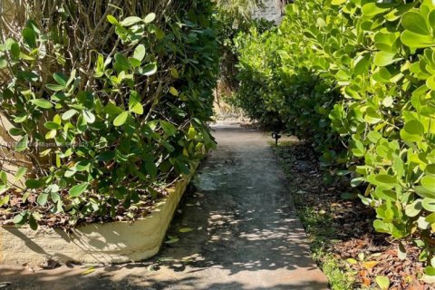 House in Hollywood, Florida 1 bedroom № 1942280 - photo 17