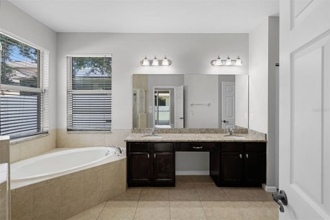 House in Clermont, Florida 4 bedrooms, 240.34 sq.m. № 1824542 - photo 28