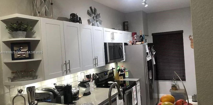 Condo in Miramar, Florida, 2 bedrooms  № 1756762
