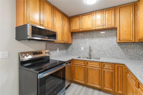 House in Orlando, Florida 3 bedrooms, 93.65 sq.m. № 1816599 - photo 13