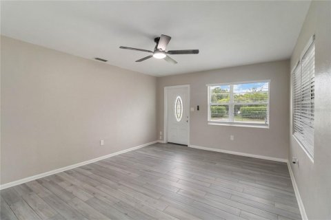 House in Orlando, Florida 3 bedrooms, 93.65 sq.m. № 1816599 - photo 7
