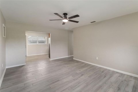House in Orlando, Florida 3 bedrooms, 93.65 sq.m. № 1816599 - photo 9