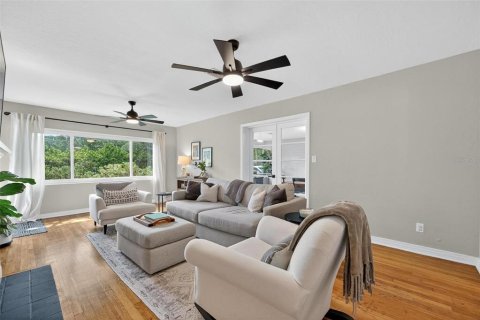 Casa en venta en Orlando, Florida, 3 dormitorios, 182.65 m2 № 1907713 - foto 8