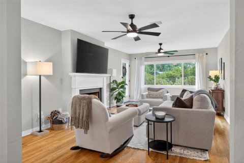 Casa en venta en Orlando, Florida, 3 dormitorios, 182.65 m2 № 1907713 - foto 12