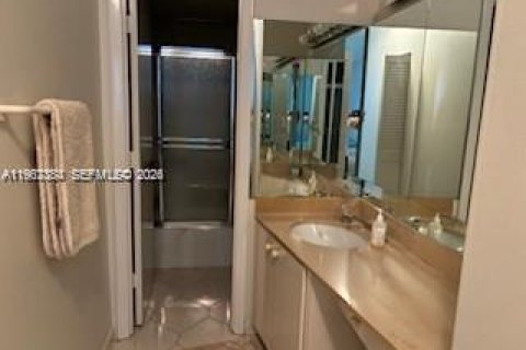 Снять в аренду кондоминиум в Санни-Айлс-Бич, Флорида 2 спальни, 125.42м2, № 2080931 - фото 11