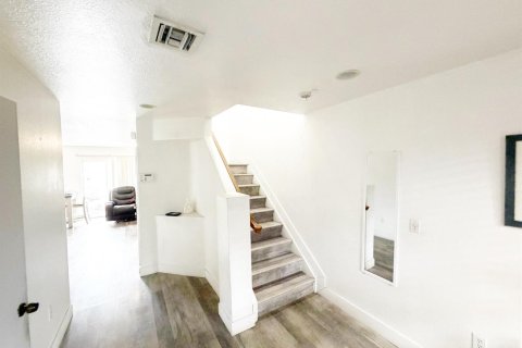 Townhouse in Pompano Beach, Florida 3 bedrooms, 120.31 sq.m. № 2182992 - photo 4