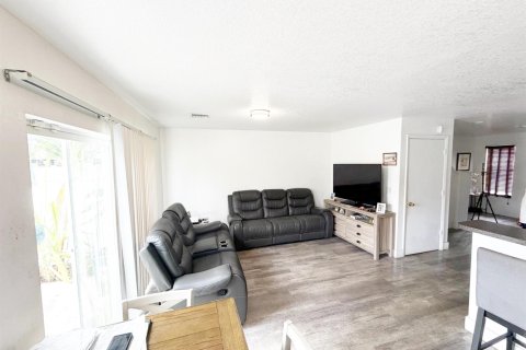 Townhouse in Pompano Beach, Florida 3 bedrooms, 120.31 sq.m. № 2182992 - photo 9