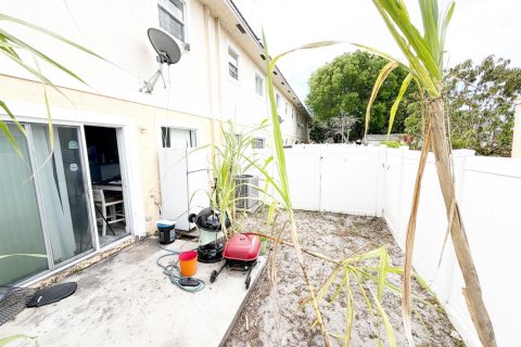 Townhouse in Pompano Beach, Florida 3 bedrooms, 120.31 sq.m. № 2182992 - photo 29