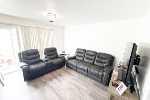 Townhouse in Pompano Beach, Florida 3 bedrooms, 120.31 sq.m. № 2182992 - photo 11
