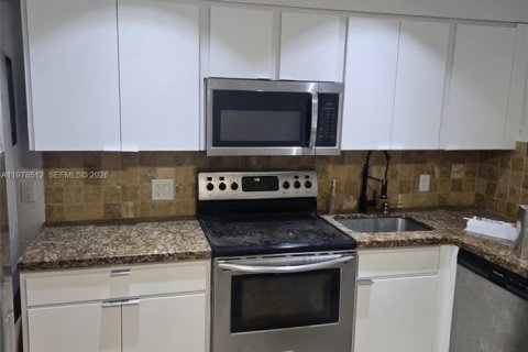 Снять в аренду кондоминиум в Норт-Бей-Виллидж, Флорида 2 спальни, 83.61м2, № 2045528 - фото 8