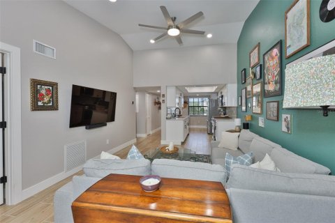 Copropriété à vendre à Seminole, Floride: 2 chambres, 91.04 m2 № 2148282 - photo 9