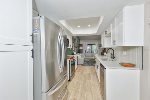 Copropriété à vendre à Seminole, Floride: 2 chambres, 91.04 m2 № 2148282 - photo 4