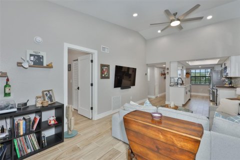 Copropriété à vendre à Seminole, Floride: 2 chambres, 91.04 m2 № 2148282 - photo 11