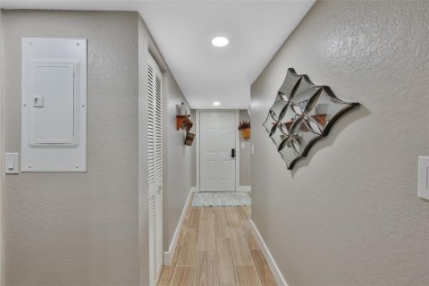 Copropriété à vendre à Seminole, Floride: 2 chambres, 91.04 m2 № 2148282 - photo 21