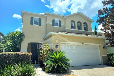 Casa en alquiler en Land O' Lakes, Florida, 4 dormitorios, 195.37 m2 № 1882888 - foto 1