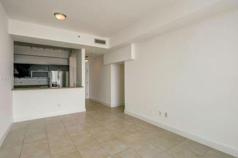 Condo in Miami, Florida, 2 bedrooms № 2076213 - photo 7