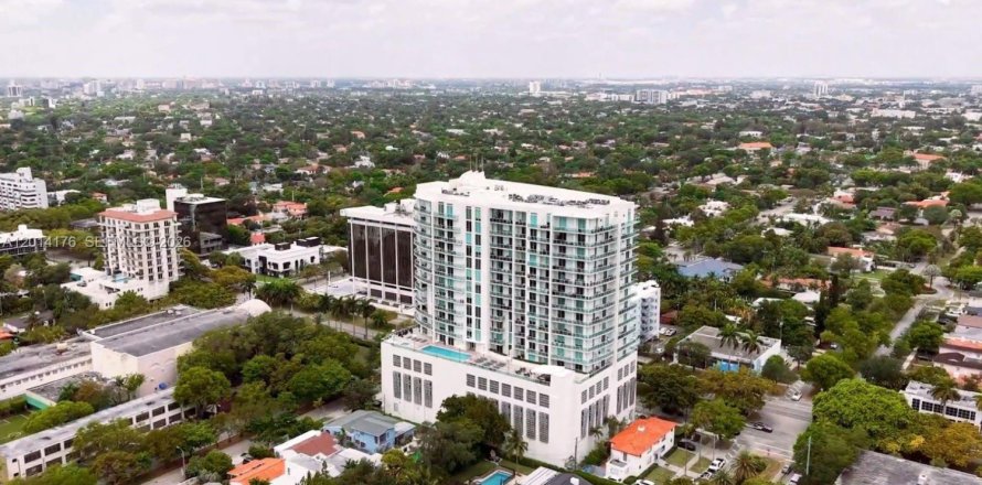 Condo in Miami, Florida, 2 bedrooms № 2076213