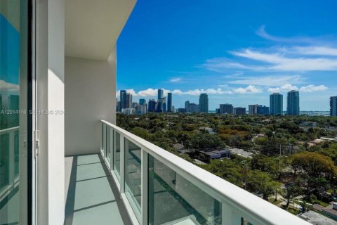 Condo in Miami, Florida, 2 bedrooms № 2076213 - photo 17