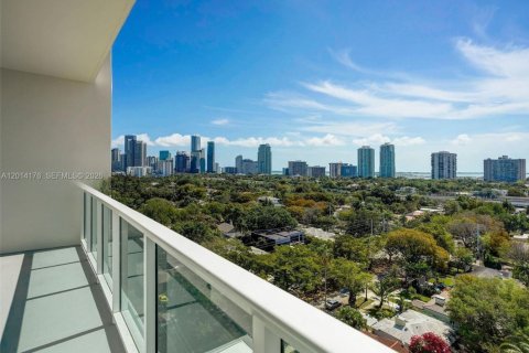 Condo in Miami, Florida, 2 bedrooms № 2076213 - photo 16