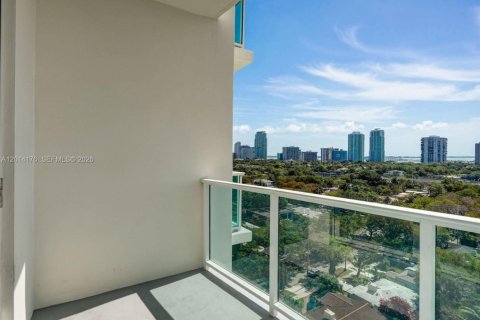 Condo in Miami, Florida, 2 bedrooms № 2076213 - photo 15