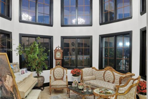 Casa en venta en Miami, Florida, 7 dormitorios, 561.59 m2 № 2002543 - foto 19