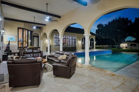 Casa en venta en Miami, Florida, 7 dormitorios, 561.59 m2 № 2002543 - foto 30