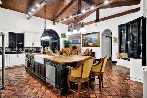 Casa en venta en Miami, Florida, 7 dormitorios, 561.59 m2 № 2002543 - foto 25