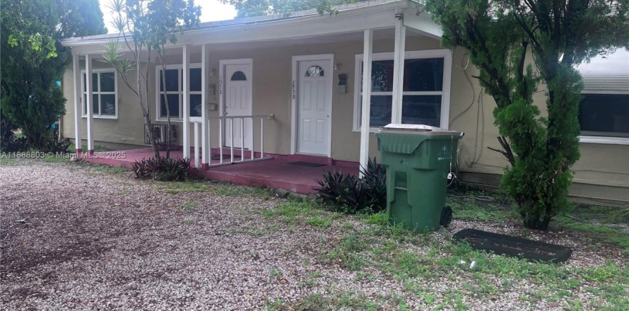 Дом в Норт-Майами, Флорида 2 спальни, 150.78м2 № 1941526