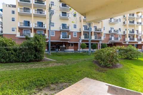 Снять в аренду кондоминиум в Майами, Флорида 2 спальни, 67.82м2, № 2000330 - фото 15