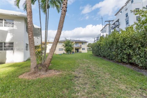 Снять в аренду кондоминиум в Майами, Флорида 2 спальни, 67.82м2, № 2000330 - фото 16