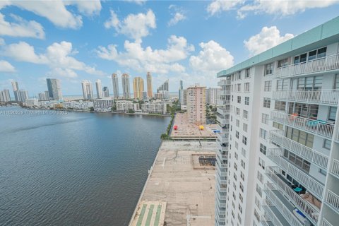 Copropriété à vendre à Sunny Isles Beach, Floride: 2 chambres, 138.24 m2 № 1779544 - photo 11