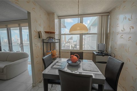 Copropriété à vendre à Sunny Isles Beach, Floride: 2 chambres, 138.24 m2 № 1779544 - photo 13