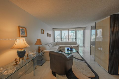 Copropriété à vendre à Sunny Isles Beach, Floride: 2 chambres, 138.24 m2 № 1779544 - photo 4