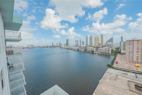 Copropriété à vendre à Sunny Isles Beach, Floride: 2 chambres, 138.24 m2 № 1779544 - photo 10