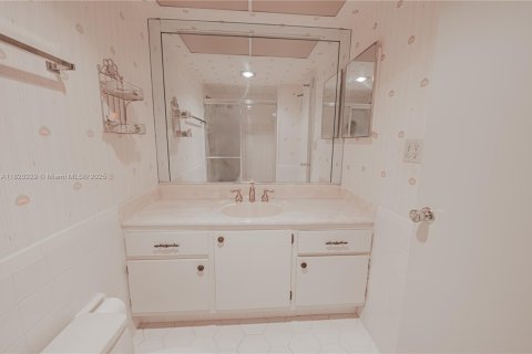 Copropriété à vendre à Sunny Isles Beach, Floride: 2 chambres, 138.24 m2 № 1779544 - photo 25