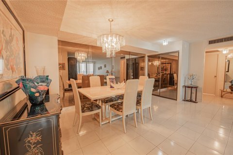 Copropriété à vendre à Sunny Isles Beach, Floride: 2 chambres, 138.24 m2 № 1779544 - photo 20