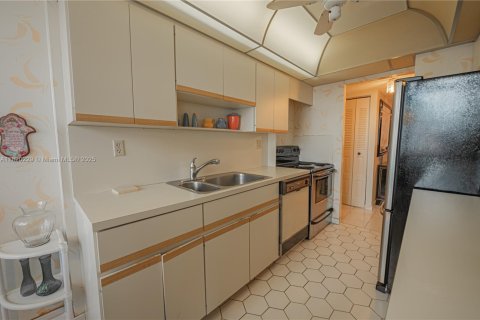 Copropriété à vendre à Sunny Isles Beach, Floride: 2 chambres, 138.24 m2 № 1779544 - photo 18