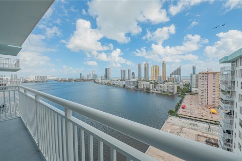 Copropriété à vendre à Sunny Isles Beach, Floride: 2 chambres, 138.24 m2 № 1779544 - photo 9