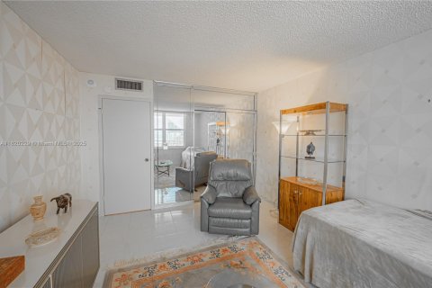 Copropriété à vendre à Sunny Isles Beach, Floride: 2 chambres, 138.24 m2 № 1779544 - photo 29