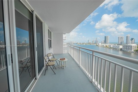 Copropriété à vendre à Sunny Isles Beach, Floride: 2 chambres, 138.24 m2 № 1779544 - photo 7