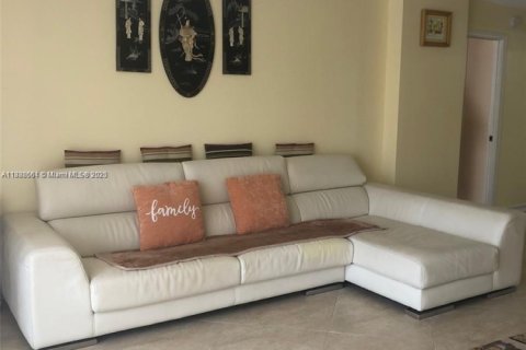 Condominio en venta en Hallandale Beach, Florida, 1 dormitorio, 120.77 m2 № 2087355 - foto 7