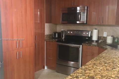 Condominio en venta en Hallandale Beach, Florida, 1 dormitorio, 120.77 m2 № 2087355 - foto 5