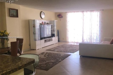 Condominio en venta en Hallandale Beach, Florida, 1 dormitorio, 120.77 m2 № 2087355 - foto 8