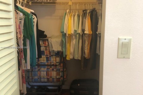 Condominio en venta en Hallandale Beach, Florida, 1 dormitorio, 120.77 m2 № 2087355 - foto 3