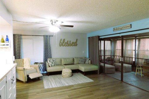 Condominio en venta en Lake Wales, Florida, 2 dormitorios, 104.05 m2 № 1048918 - foto 9